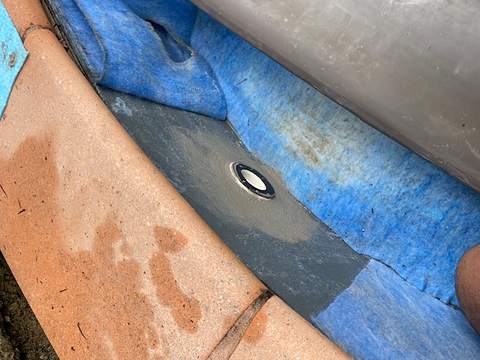 Traversée de paroi de piscine en liner reprise à Fenouillet